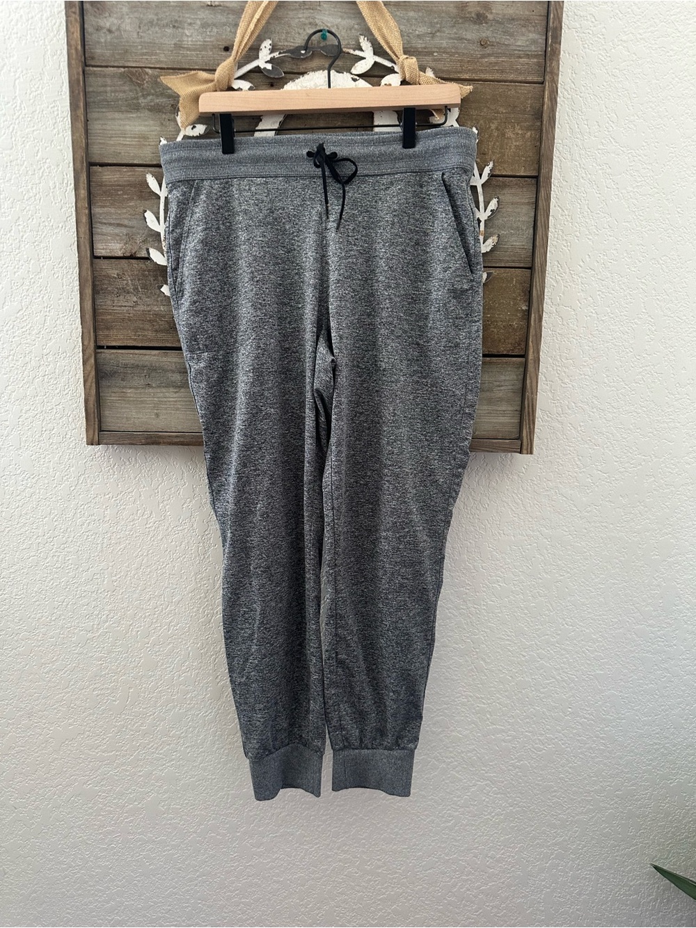 Athleta Gray Heather Jogger Sweatpants ladies Large